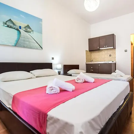 Alexandra Aparthotel *