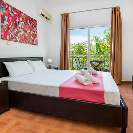 Alexandra Aparthotel *